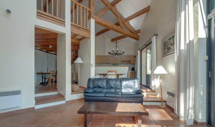 Fine Stone Country Houses and Traditional Homes for Sale in France
